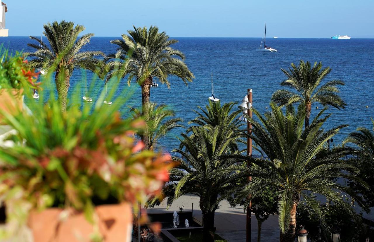 Hostal Yebisah Santa Eularia des Riu Exteriör bild