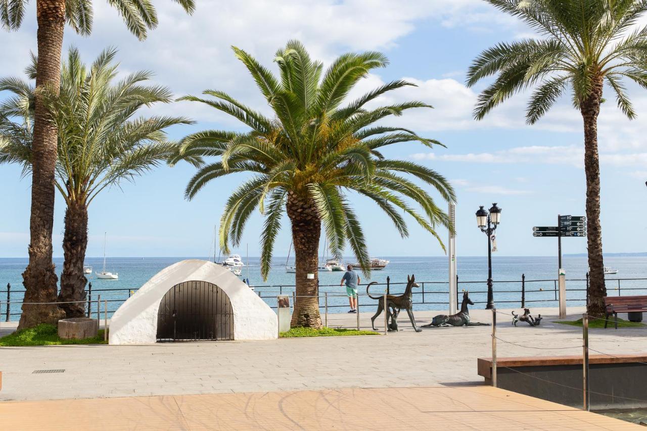 Hostal Yebisah Santa Eularia des Riu Exteriör bild