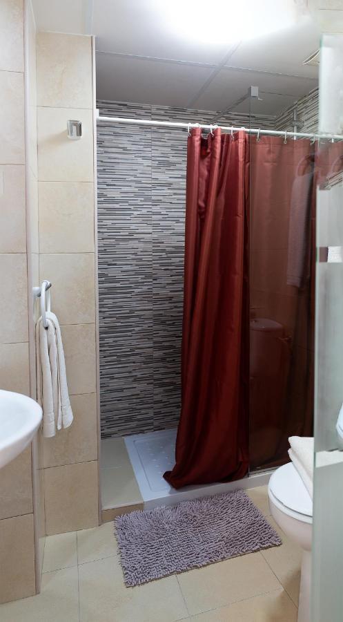Hostal Yebisah Santa Eularia des Riu Exteriör bild