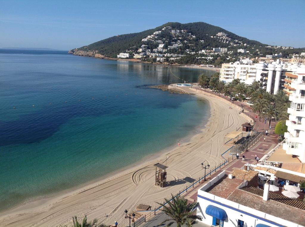 Hostal Yebisah Santa Eularia des Riu Exteriör bild