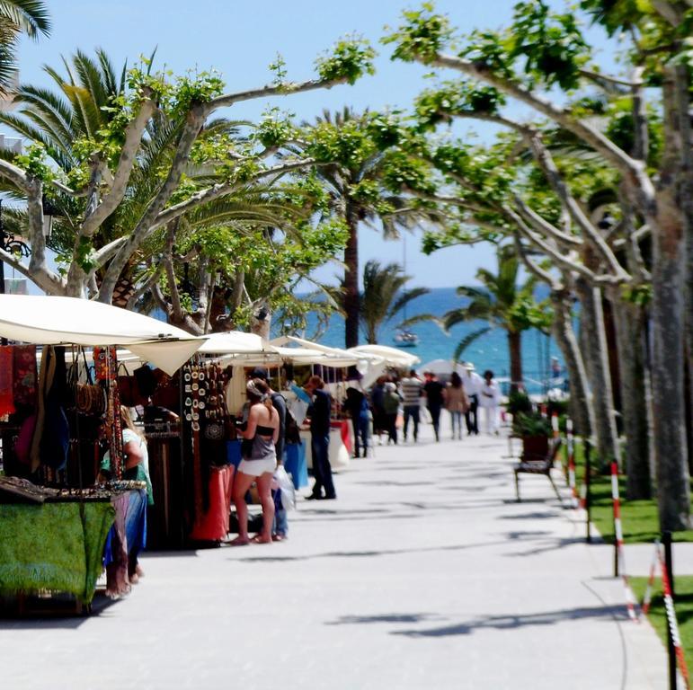 Hostal Yebisah Santa Eularia des Riu Exteriör bild