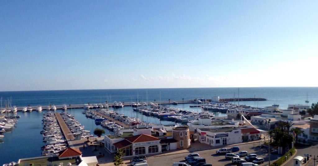 Hostal Yebisah Santa Eularia des Riu Exteriör bild