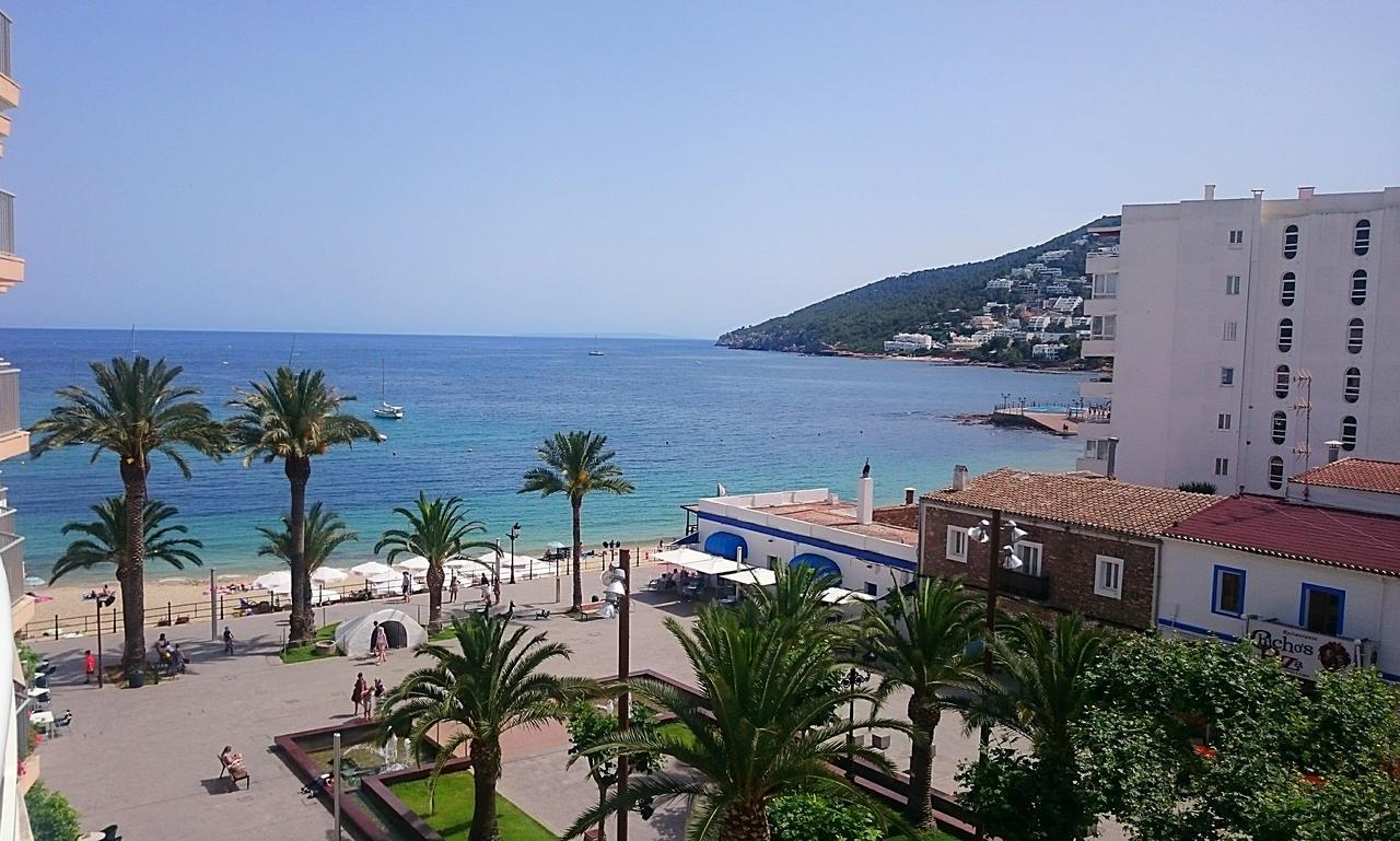 Hostal Yebisah Santa Eularia des Riu Exteriör bild