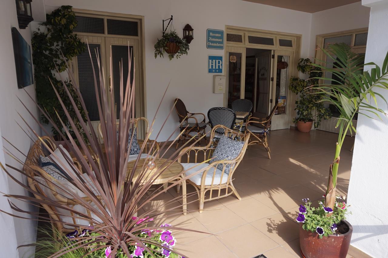 Hostal Yebisah Santa Eularia des Riu Exteriör bild